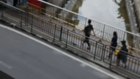 Defocused Pedestrians Walking Roadside Footpath Bangkok Urban Видео 337925874