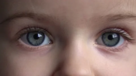 Defocusing the eyes Stockbeeldmateriaal 231900756