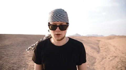 Dehydration in the desert Video stock 89813581