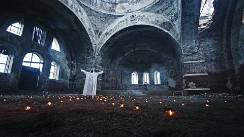 Deity in the middle of a ruined temple Stock Footage 168491180