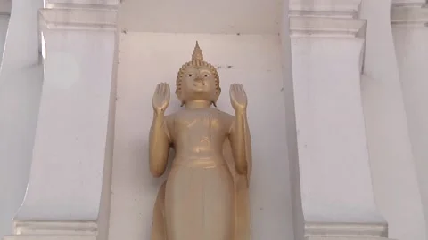 Deity with raised hands in the monument 1920 Stock-Footage 149234098