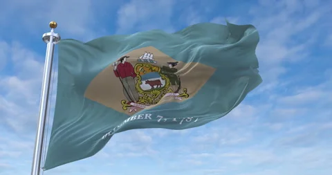 Delaware flag with flagpole waving in rolling clouds looping, 4K Perfect Loop 库存影片 280484233