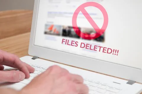 Deleted files icon on a laptop computer screen Stock Photos