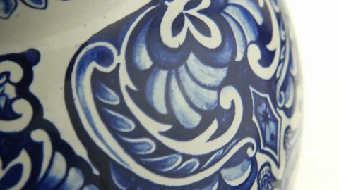 Delft Blue vase with windmill, rotating 스톡 동영상 92387183