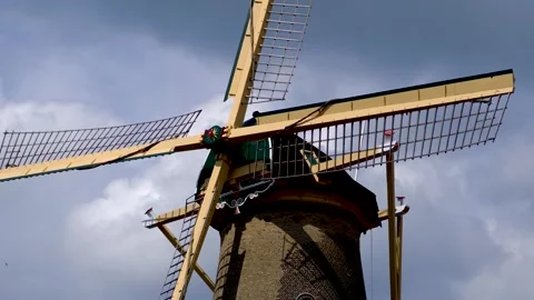 Delft Windmill de Roos, in South Holland, Netherlands. 스톡 동영상 275017019