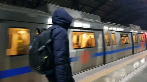 Delhi metro train Stock-Footage 123680692