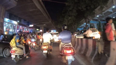 Delhi’s traffic at night time Vídeo Stock 116005438