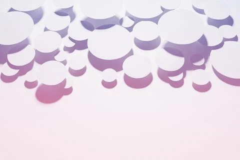 Delicate motion swarm pattern of soar light gradient purple and pink ovals in Foto stock