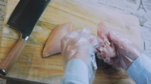 Delicate recipe process: shaping chicken portions by hand Vídeo Stock 342180431