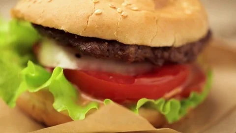Delicious beef burger Stock Footage 81195953