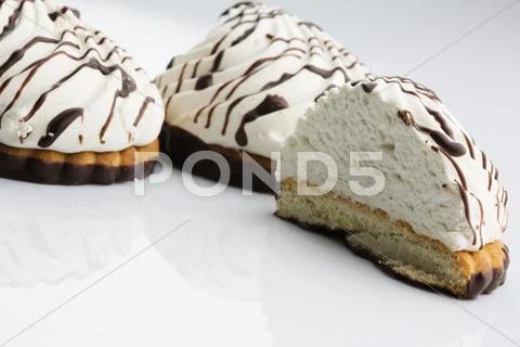 Delicious cream cookies Stock Photos