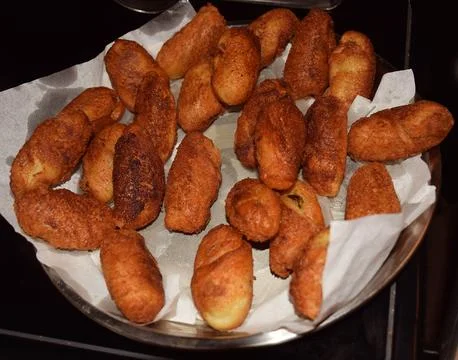 Delicious Crispy fried Bread Roll for breakfast Stockfoto's