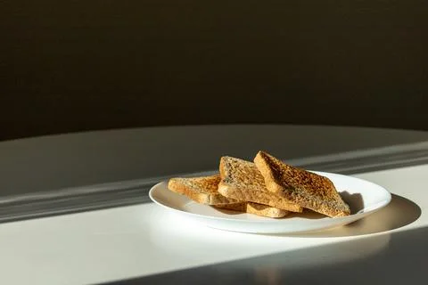 Delicious crispy fried bread toasts Foto stock