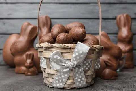 Delicious Easter chocolate bunny, eggs and sweets Foto stock