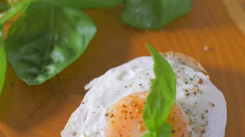 A delicious egg sandwich rotates in a circle. Enjoy your meal Stock Footage 109552304