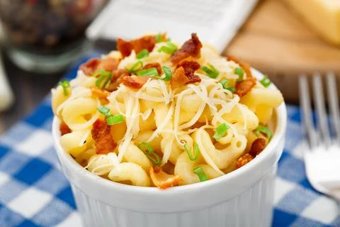 Delicious mac and cheese with bacon in a bowl Stock Photos