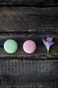 Delicious macaroons on the table Foto stock