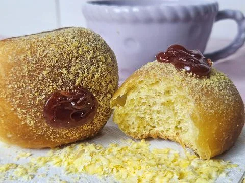 Delicious mini cornbread with guava paste. Foto stock