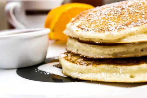 Delicious pancake stack with honey Foto stock