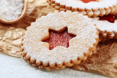 Delicious powdered sugar cookie with star jam filling 스톡 사진