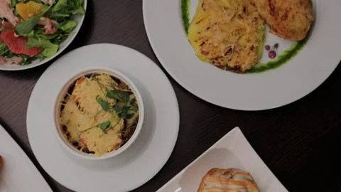 A delicious set of dishes in a restaurant for one person 库存影片 328424577