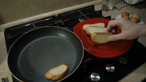 Delicious toast using pan 스톡 동영상 304395321