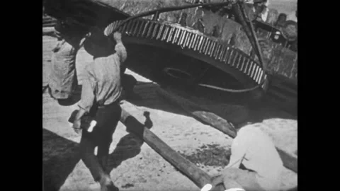 Delivering American cargo to the Soviet Union Vídeos de archivo 235539359