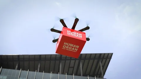 Delivery drone with portable fridge for transporting donor organs, 3D rendering 스톡 동영상 129322250