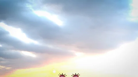 Delivery drone with portable fridge for transporting donor organs, 3D rendering 動画素材 129322818