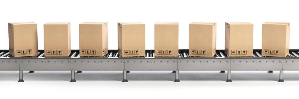 Delivery, packaging and e-commerce concept. Conveyor belt and cadrboard bo... Stock-Fotos