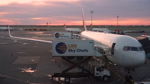Delta Airlines plane at JFK gate Stock Footage 76194222