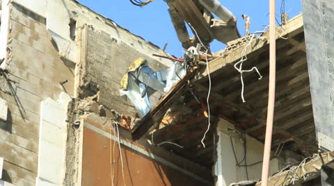 Demolition with construction crane outdoor Vídeo Stock 24788261