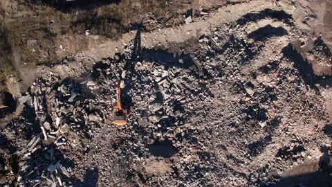 Demolition of an old factory Stockbeeldmateriaal 219955352