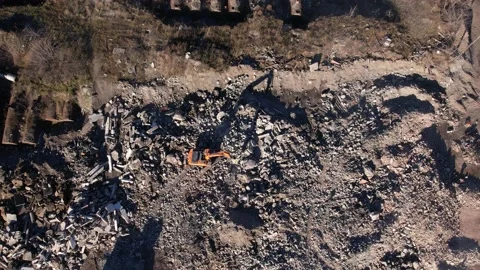 Demolition of an old factory Stockbeeldmateriaal 219955812