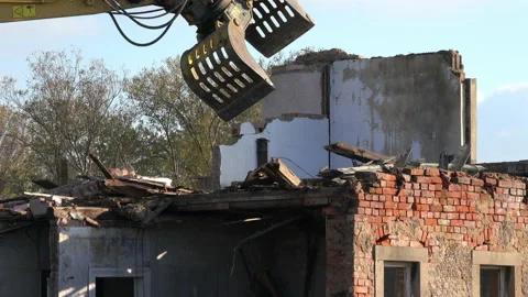Demolition of an old house Vidéo 142664567
