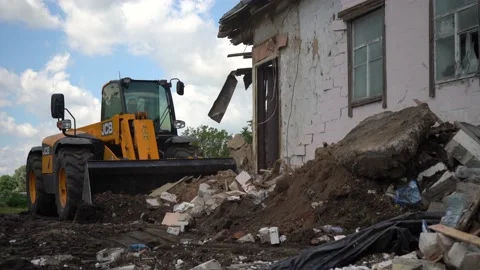 Demolition of an old private house Stock Footage 155670275