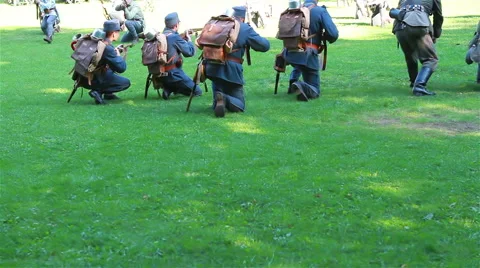 Demonstration of a battle between two armies Video stock 58892500