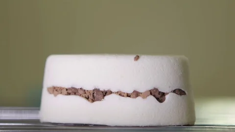 Demonstration of the exclusive cupcake Video stock 70924389