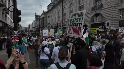 Demonstration in London Video stock 283870206