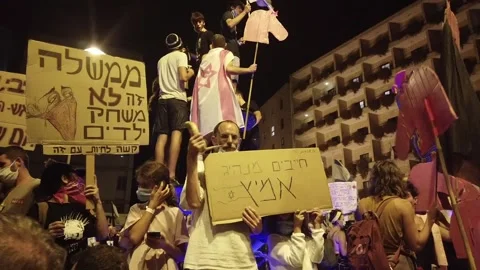 Demonstrations on Balfour Street - 14 스톡 동영상 138342753