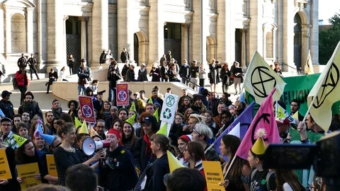 Demonstrator from extinction rebellion screaming Stock Footage 120007112