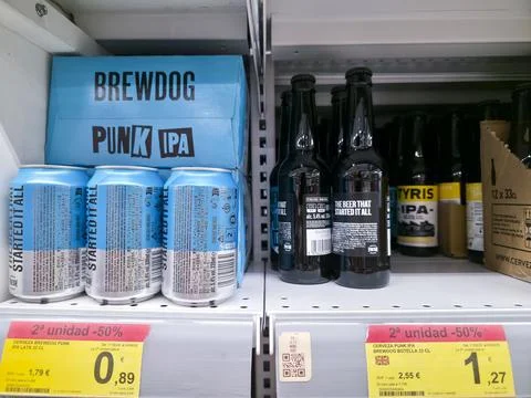 DENIA, SPAIN - Juny 18, 2026.Selection of imported BrewDog Punk IPA and loc.. Stock-Fotos