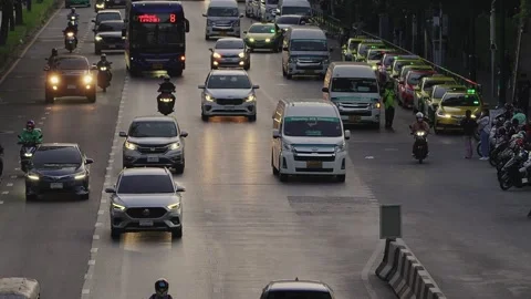 Dense commuting traffic on the highway at evening hours. Stock Footage 295805588