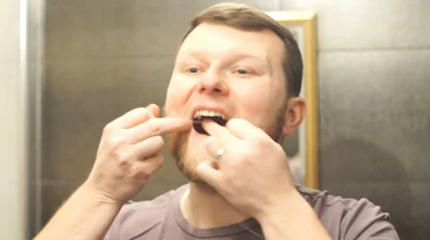 Dental floss Video stock 33329768