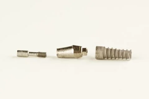Dental titanium implant with locking elements Foto stock