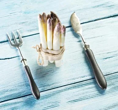 Dental tools and toothbrush with toothpaste on wooden surface 스톡 사진