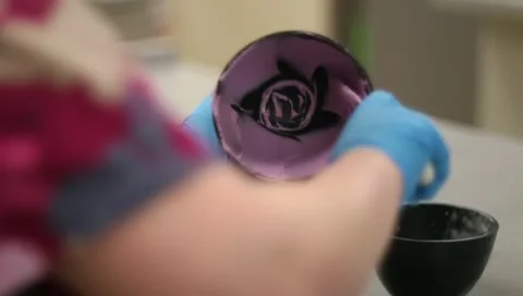 Dentist mixing paste for teeth molds 2 Vídeo Stock 10708778