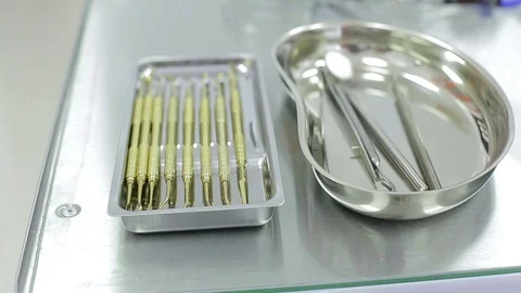 Dentist tray Stockbeeldmateriaal 74096165