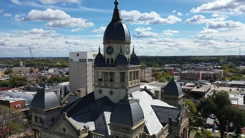 Denton County Courthouse Clock Tower above the Downtown Square Stock-Footage 97729415
