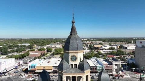 Denton Texas Courthouse back away shot Stock Footage 253662143